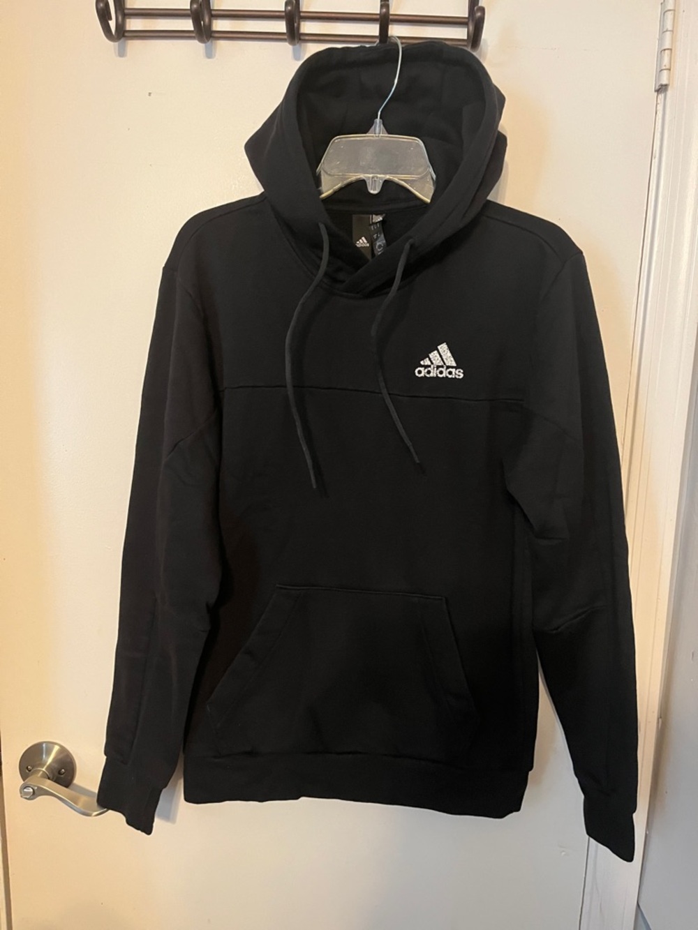 Adidas Black Hoodie Sweatshirt Size Small unisex kangaroo pocket
Fleece lining